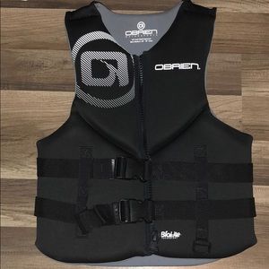 O’Brien wakeboard/water ski vest